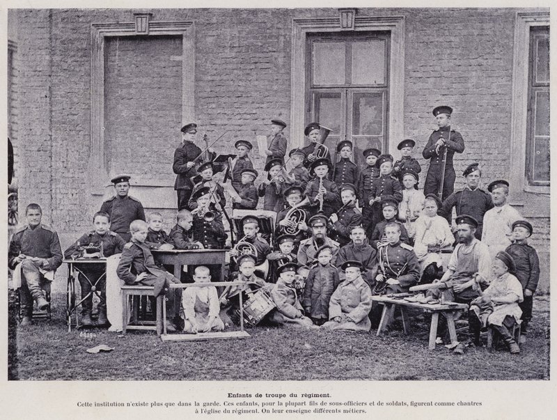 Armia Rosyjska: Piechota z pułku (zdjęcie czarno-białe) autorstwa French Photographer