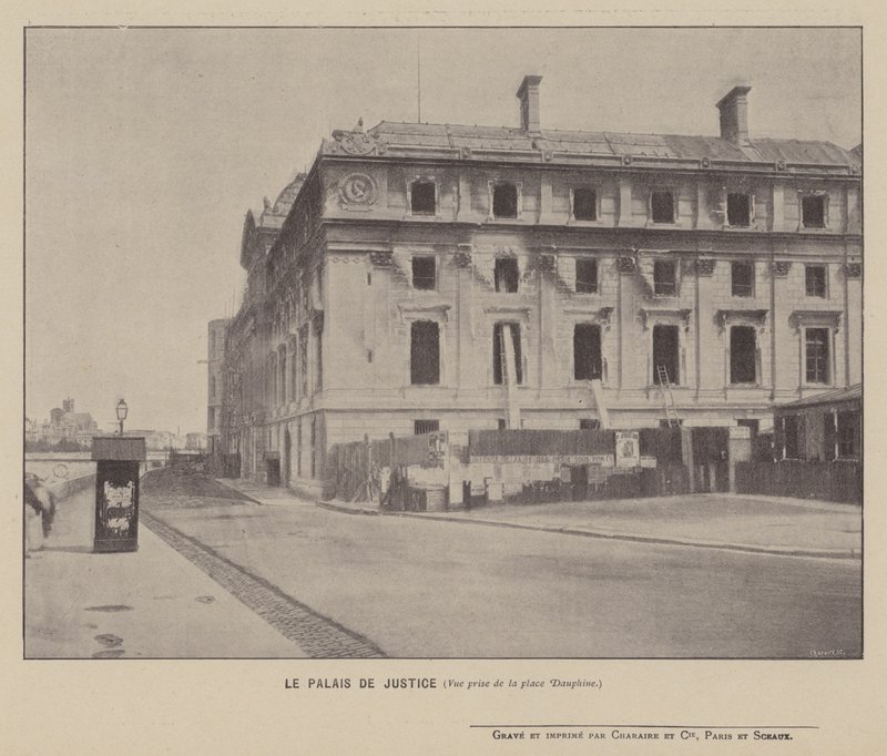 Komuna Paryska, Palais De Justice, Widok z Place Dauphine (zdjęcie czarno-białe) autorstwa French Photographer