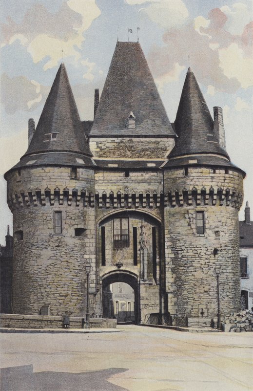 La Ferte-Bernard, brama miejska, strona wejścia (ratusz) autorstwa French Photographer