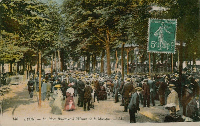 Lyon, Place Bellecour w czasach muzyki autorstwa French Photographer