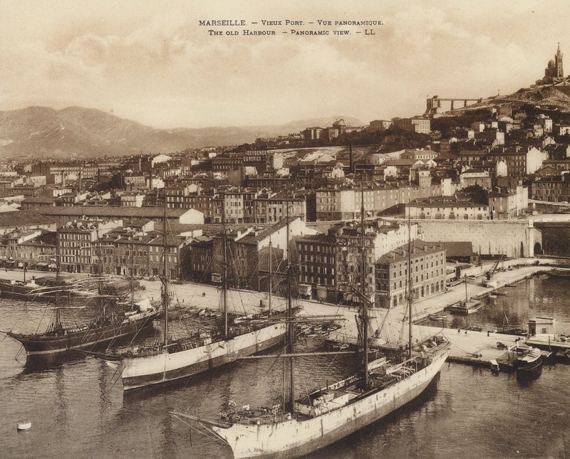 Marsylia / Marseilles: Vieux Port, widok panoramiczny (zdjęcie czarno-białe) autorstwa French Photographer