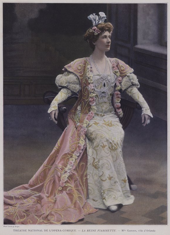 Mary Garden jako Orlanda w La Reine Fiammette (kolorowe zdjęcie) autorstwa French Photographer