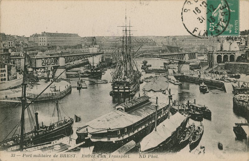 Port wojskowy w Breście we Francji. Pocztówka wysłana w 1913 roku. autorstwa French Photographer