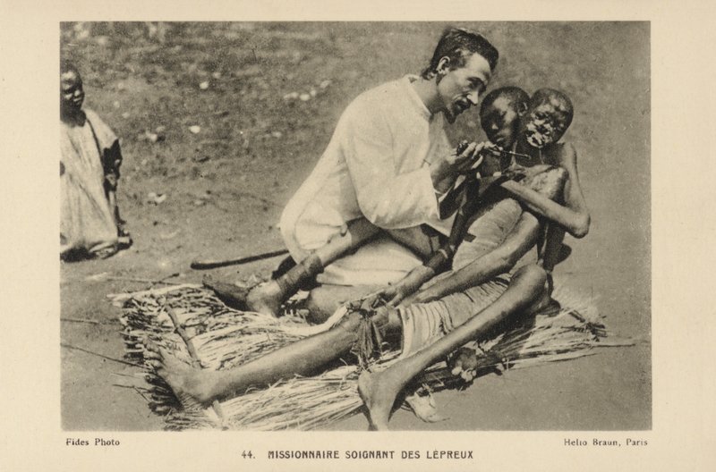 Misjonarz opiekujący się trędowatymi autorstwa French Photographer