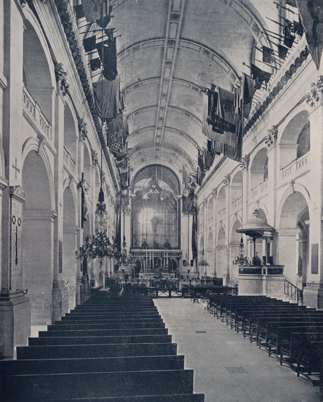 Paryż: Audytorium Kościoła Inwalidów (zdjęcie czarno-białe) autorstwa French Photographer