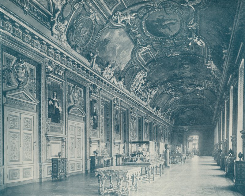 Paryż: Galeria Apollo, Luwr, patrząc na północ (zdjęcie czarno-białe) autorstwa French Photographer