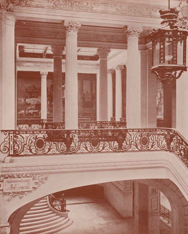 Paryż: Galeria Boga Rzeki Tyber, Luwr (zdjęcie czarno-białe) autorstwa French Photographer