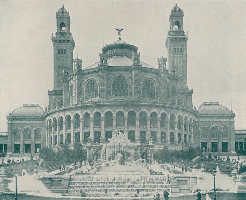 Paryż: Gmach Główny Trocadero (zdjęcie czarno-białe) autorstwa French Photographer