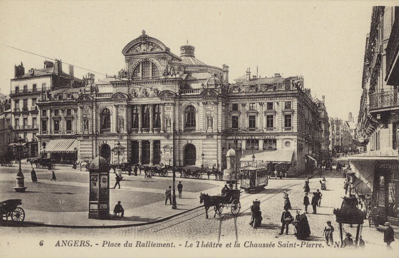 Place du Ralliement, teatr i Chaussee Saint-Pierre, Angers, Francja autorstwa French Photographer