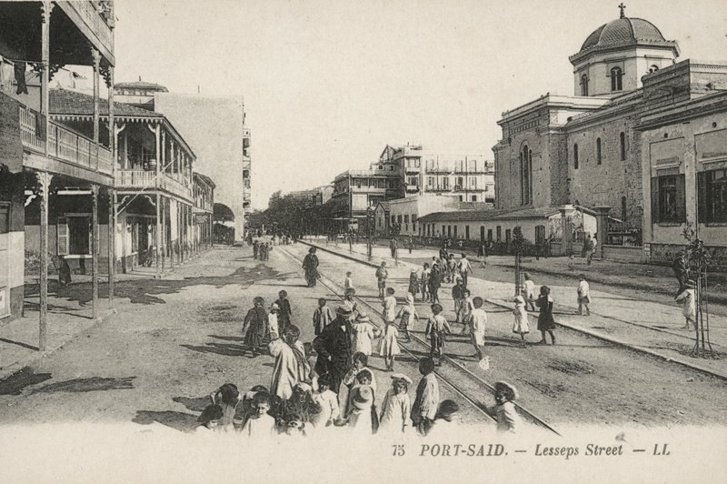 Port-Said, Egipt: Ulica Lesseps (zdjęcie czarno-białe) autorstwa French Photographer