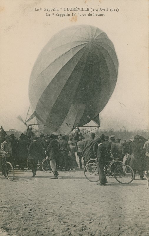 Pocztówka przedstawiająca Zeppelina w Luneville, wysłana w 1913 r. autorstwa French Photographer