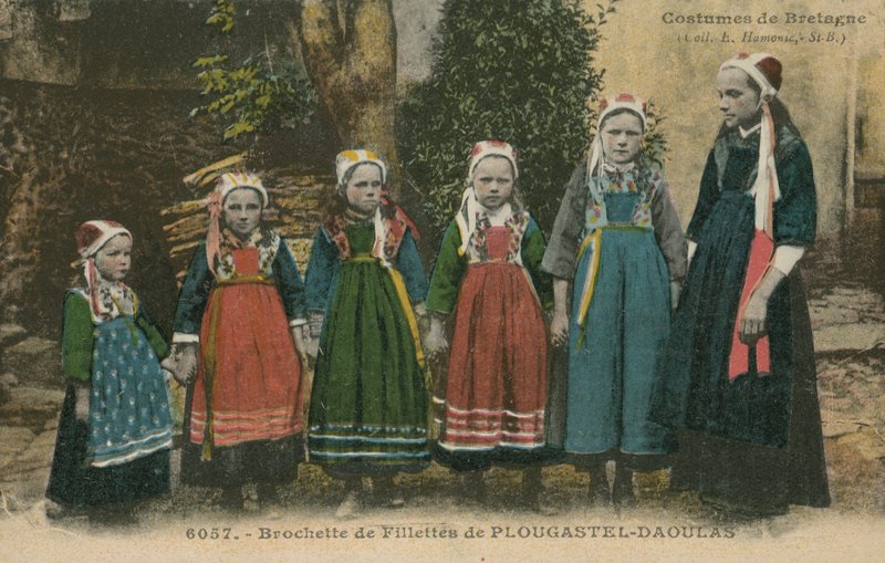 Tradycyjna sukienka bretońska (zdjęcie kolorowe) autorstwa French Photographer