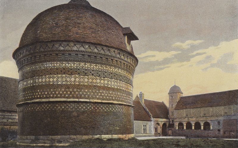 Varengeville, dwór armatora Ango, wewnętrzny dziedziniec i gołębnik autorstwa French Photographer