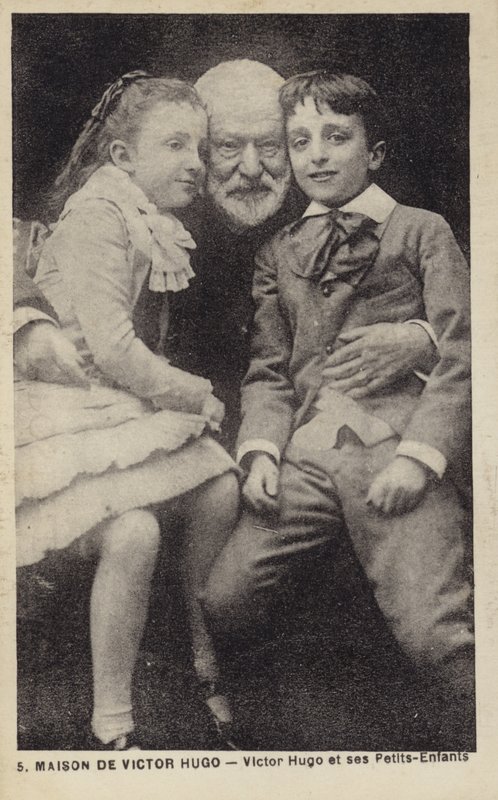 Victor Hugo (1802-1885), francuski poeta, powieściopisarz i dramaturg, z wnukami autorstwa French Photographer