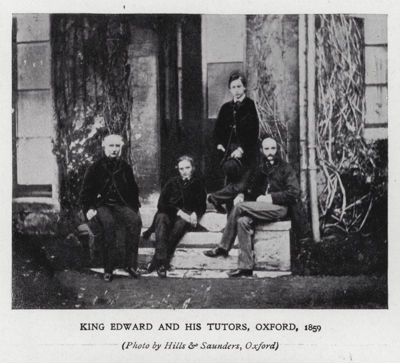 Król Edward VII i jego nauczyciele na Uniwersytecie Oksfordzkim autorstwa Hills and Saunders