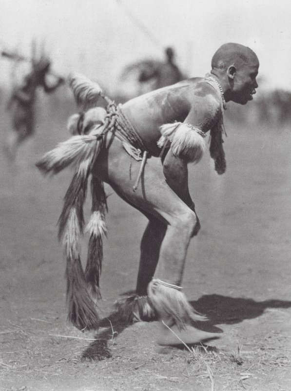 Afryka: Zapaśnicy Nuba (zdjęcie czarno-białe) autorstwa Hugo Adolf Bernatzik