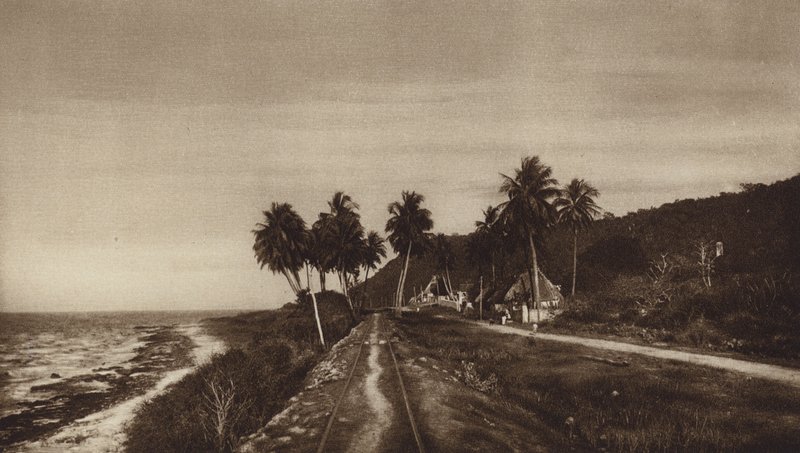 Meksyk: Campeche, Calle por Lerma (zdjęcie czarno-białe) autorstwa Hugo Brehme