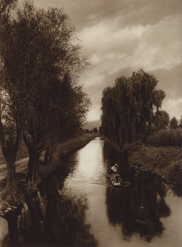 Meksyk: Canal Viga (zdjęcie czarno-białe) autorstwa Hugo Brehme