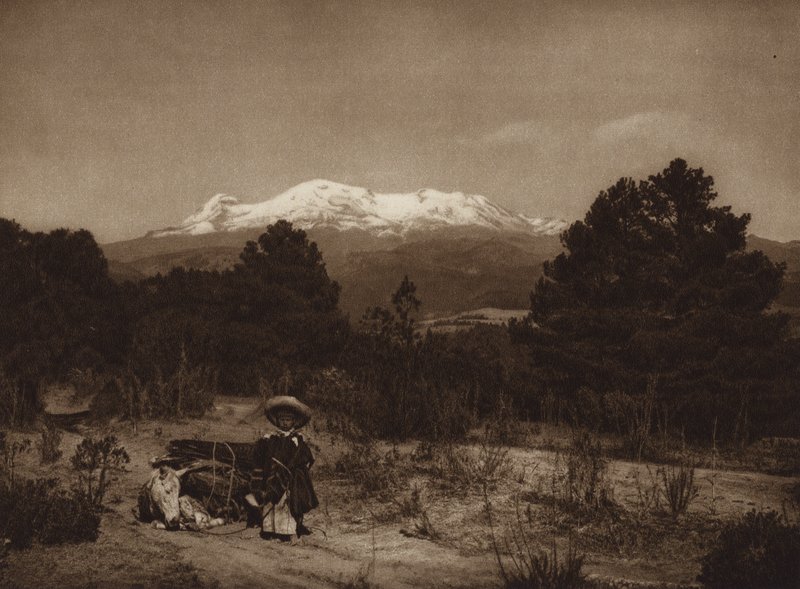 Meksyk: Iztaccihuatl (zdjęcie czarno-białe) autorstwa Hugo Brehme