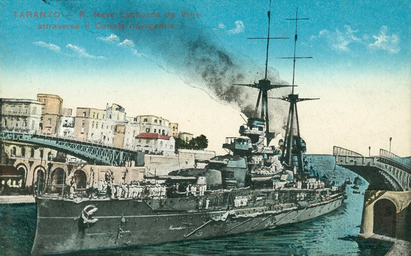 Pancernik Leonardo da Vinci, Taranto, Włochy (zdjęcie kolorowe) autorstwa Italian Photographer