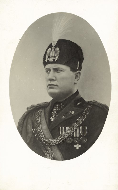 Benito Mussolini (zdjęcie czarno-białe) autorstwa Italian Photographer