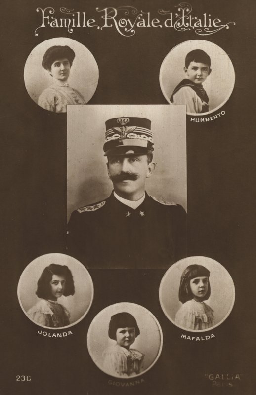 Król Wiktor Emanuel II i jego rodzina (zdjęcie czarno-białe) autorstwa Italian Photographer
