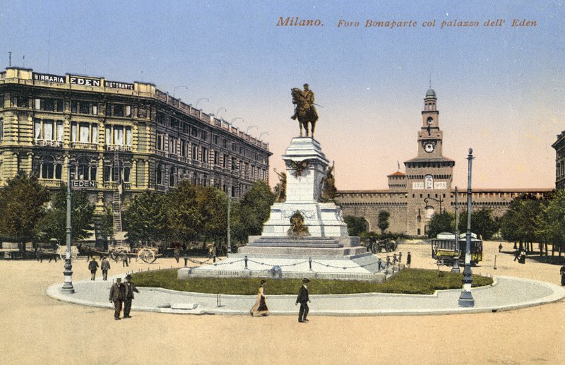 Mediolan, Włochy, Foro Bonaparte, Palazzo Dell Eden autorstwa Italian Photographer