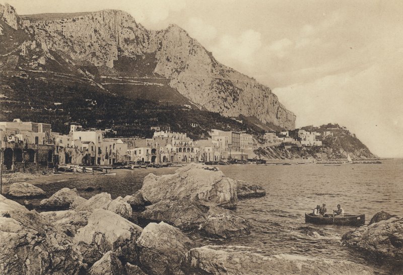 Neapol: Capri, Marina Grande (zdjęcie czarno-białe) autorstwa Italian Photographer