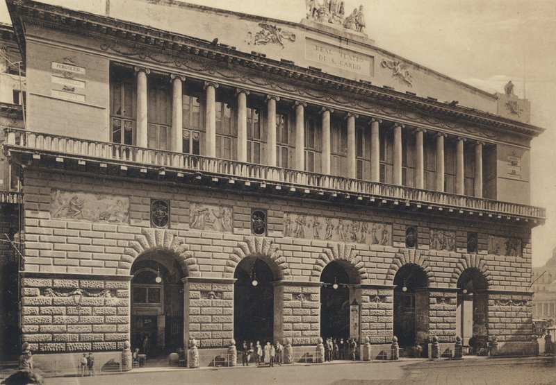 Neapol: fasada teatru S Carlo (zdjęcie czarno-białe) autorstwa Italian Photographer