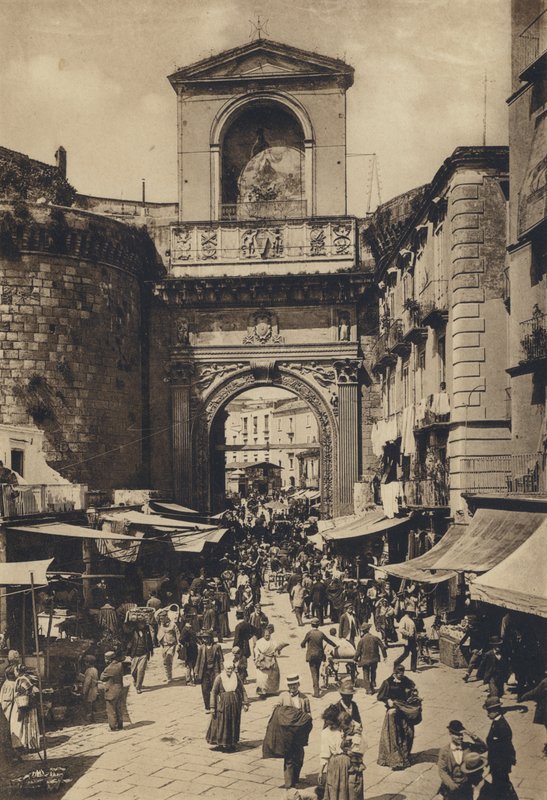 Neapol: Porta Capuana (zdjęcie czarno-białe) autorstwa Italian Photographer
