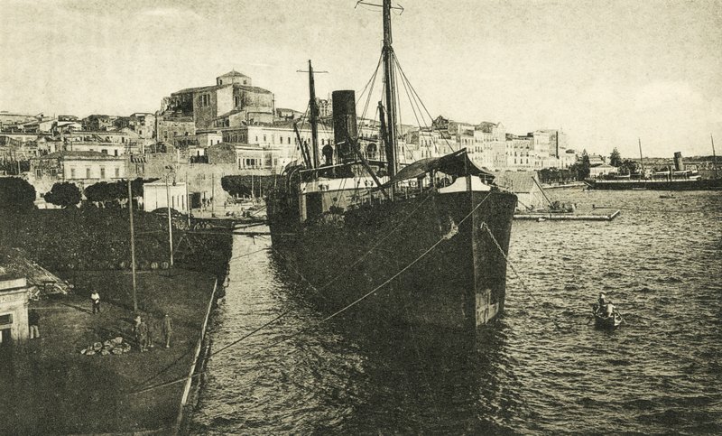 Panorama z portu (zdjęcie czarno-białe) autorstwa Italian Photographer
