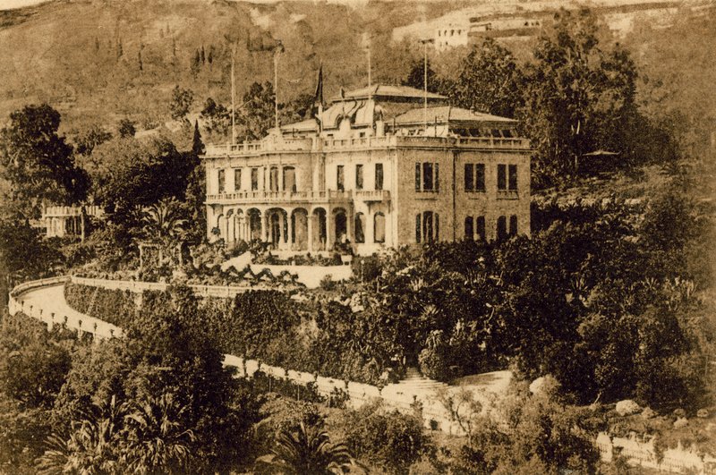Sanremo, zamek Devachan, siedziba Konferencji Pokojowej w kwietniu 1920 r. (zdjęcie czarno-białe) autorstwa Italian Photographer