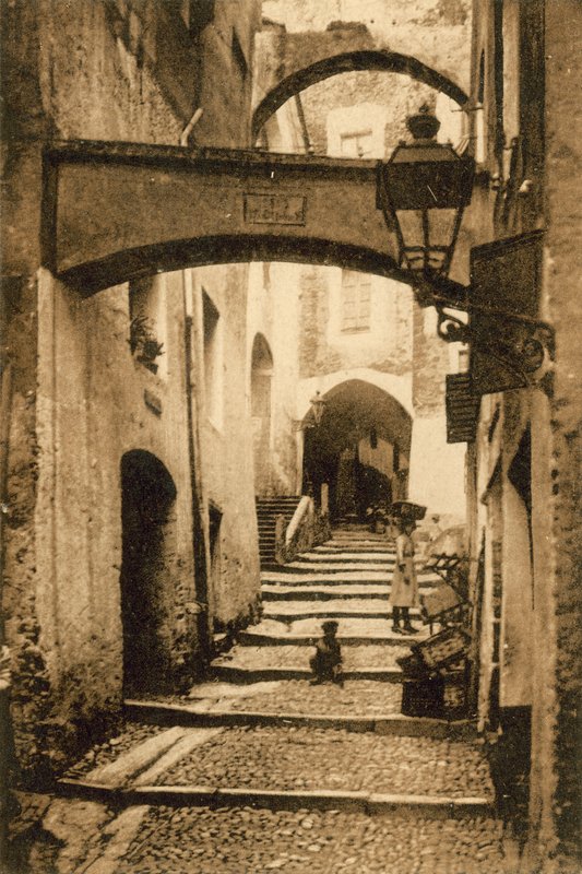Sanremo, Stare Miasto, Via Santa Brigida (zdjęcie b / w) autorstwa Italian Photographer