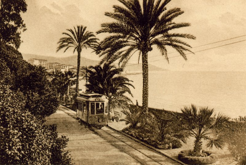 Sanremo, Promenada (zdjęcie czarno-białe) autorstwa Italian Photographer