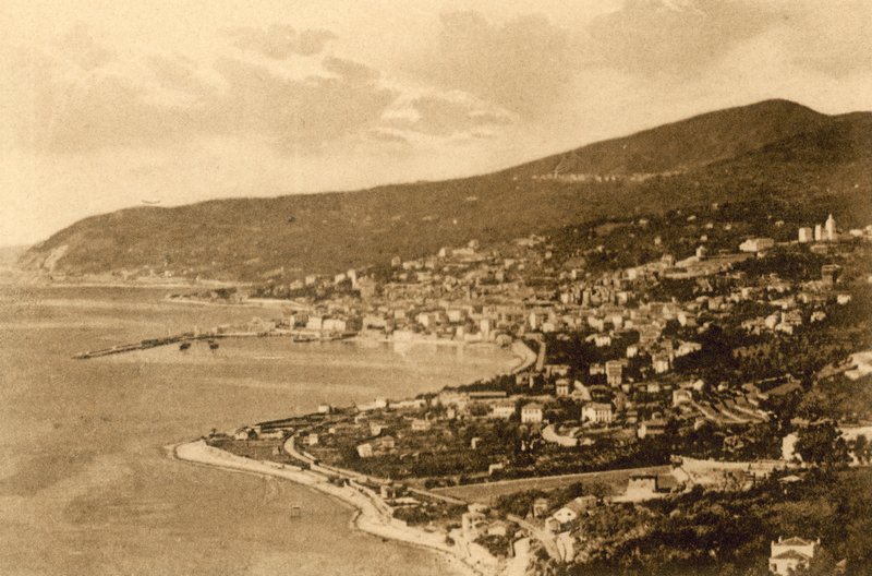 San Remo, Panorama z Poggio (zdjęcie czarno-białe) autorstwa Italian Photographer