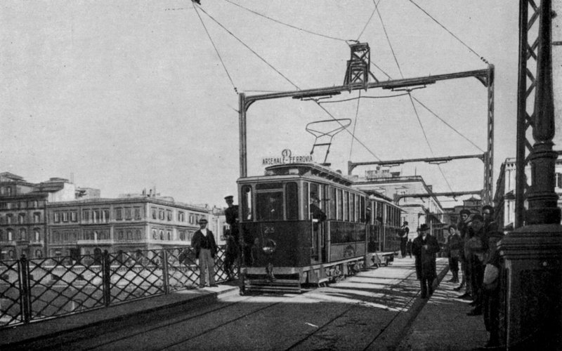 Taranto, Most obrotowy (zdjęcie czarno-białe) autorstwa Italian Photographer