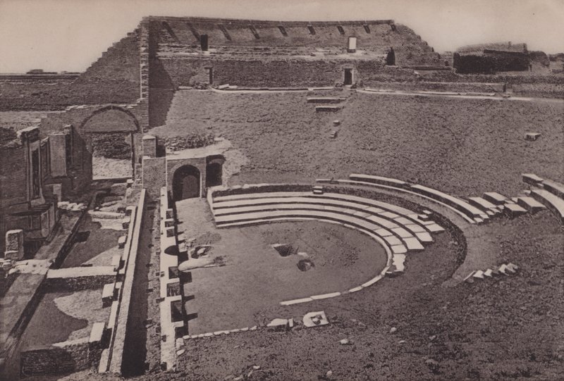 Teatro Tragico, Teatr Tragedii, dramaty (zdjęcie czarno-białe) autorstwa Italian Photographer