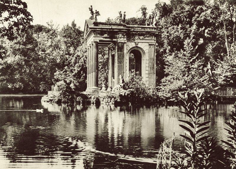 Świątynia nad jeziorem Willi Borghese autorstwa Italian Photographer