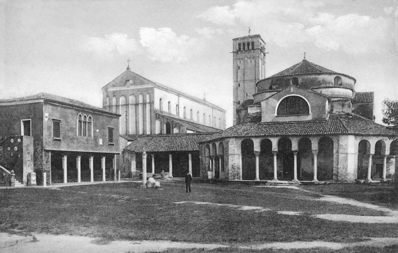 Wenecja, Torcello, Chiesa Di S Fosca (zdjęcie czarno-białe) autorstwa Italian Photographer
