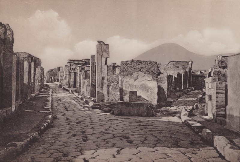 Via Consolare i Porta Di Ercolano, Droga Konsularna, Brama Herkulanum (zdjęcie czarno-białe) autorstwa Italian Photographer