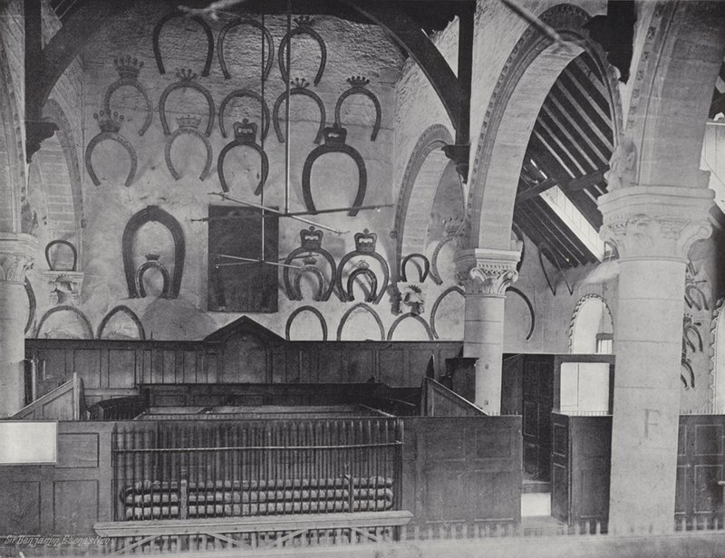 Hołd podkowy w zamku Oakham autorstwa J. Benjamin Stone