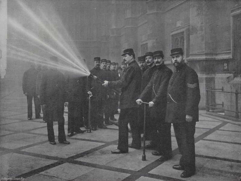 Nocna Straż Pożarna autorstwa J. Benjamin Stone