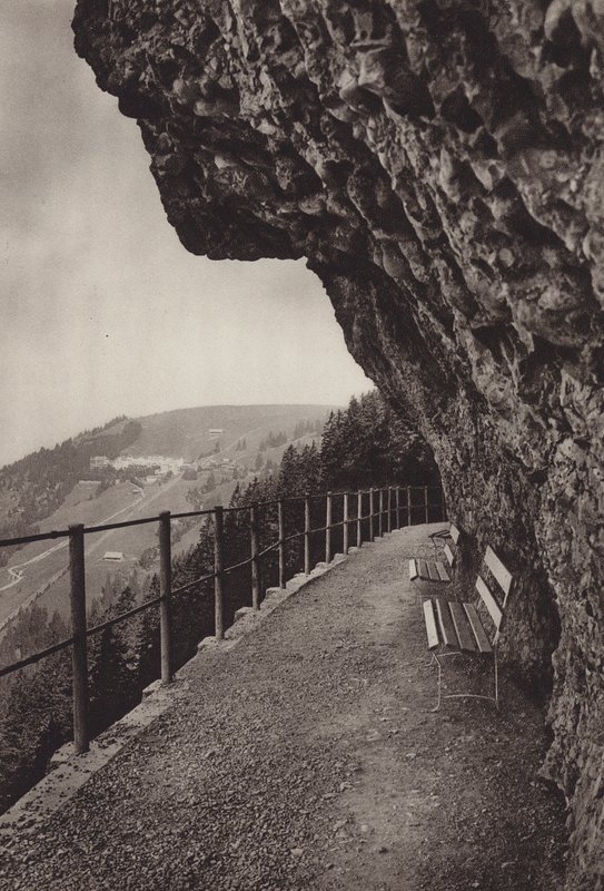Widok na Rigi Kaltbad (zdjęcie czarno-białe) autorstwa Jean Gaberell