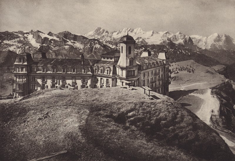 Hotel Rigi Kulm, widok na Alpy Berneńskie (zdjęcie czarno-białe) autorstwa Jean Gaberell