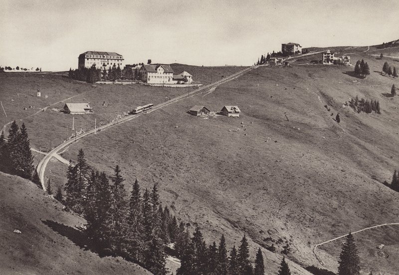 Hotel Rigi Staffel, elektryczna Arth Rigi Bahn (zdjęcie czarno-białe) autorstwa Jean Gaberell