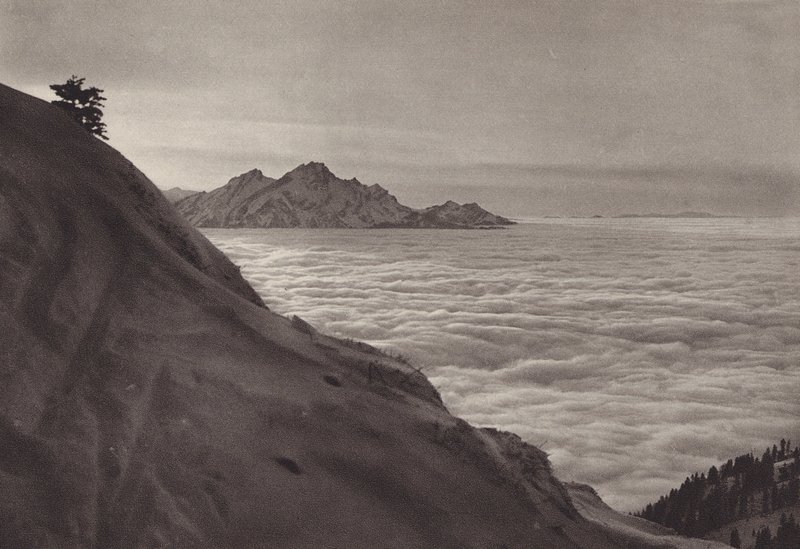 Rigi Kulm, Uber Dem Nebelmeer (zdjęcie czarno-białe) autorstwa Jean Gaberell
