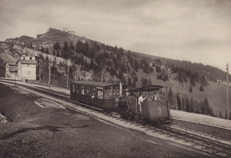 Vitznau Rigi Kulm, kolej zębata (zdjęcie czarno-białe) autorstwa Jean Gaberell