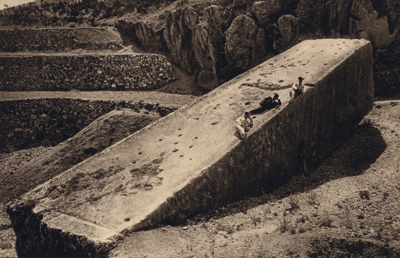 Baalbek, Wielki Kamień (zdjęcie czarno-białe) autorstwa Karl Grober