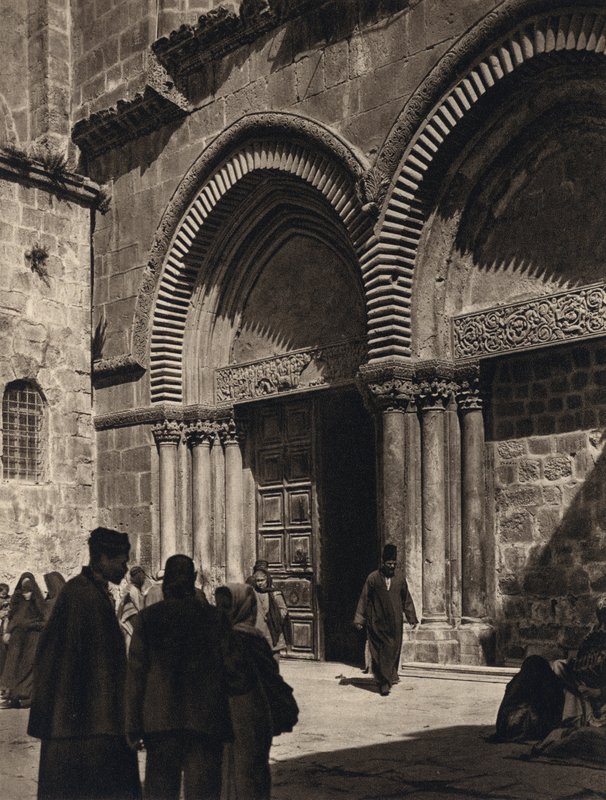 Jerozolima, Bazylika Grobu Świętego, Portal (zdjęcie czarno-białe) autorstwa Karl Grober