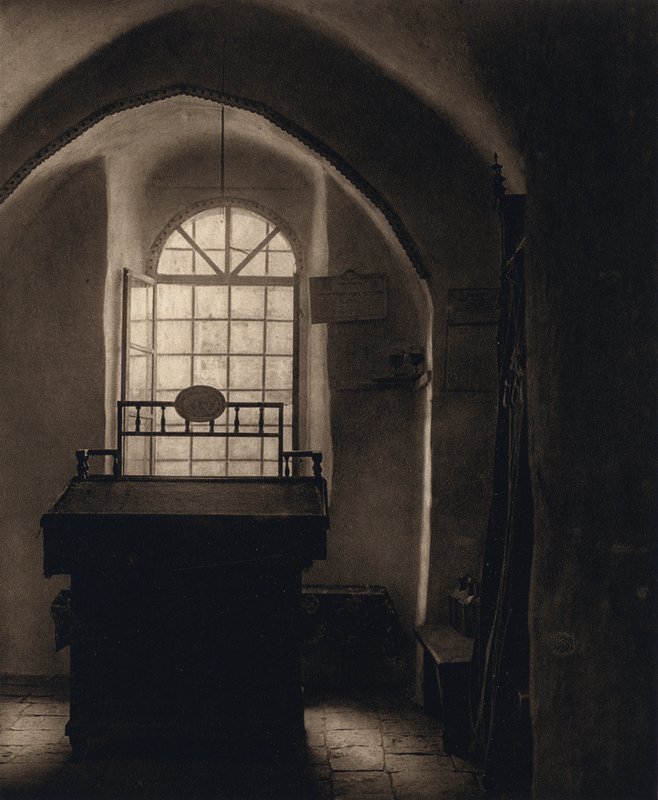 Jerozolima, Mała Synagoga w Miejscu Płaczu Żydów (zdjęcie czarno-białe) autorstwa Karl Grober